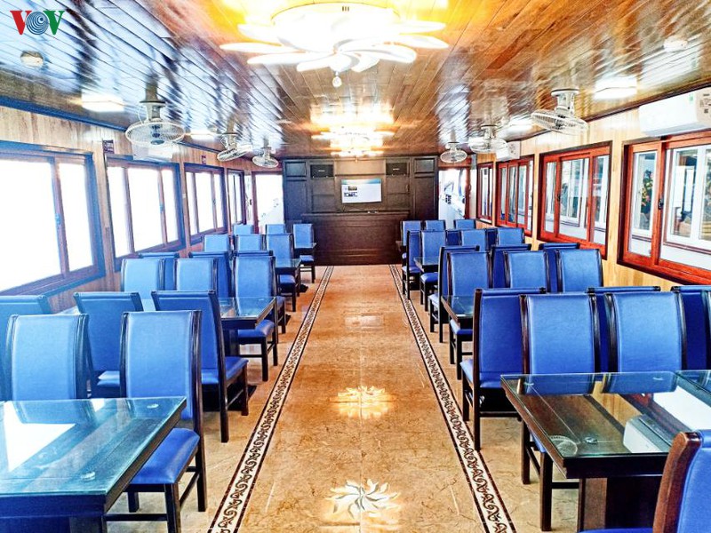 quang ninh dua 3 tau dong theo mau moi di vao hoat dong tren vinh ha long hinh 2