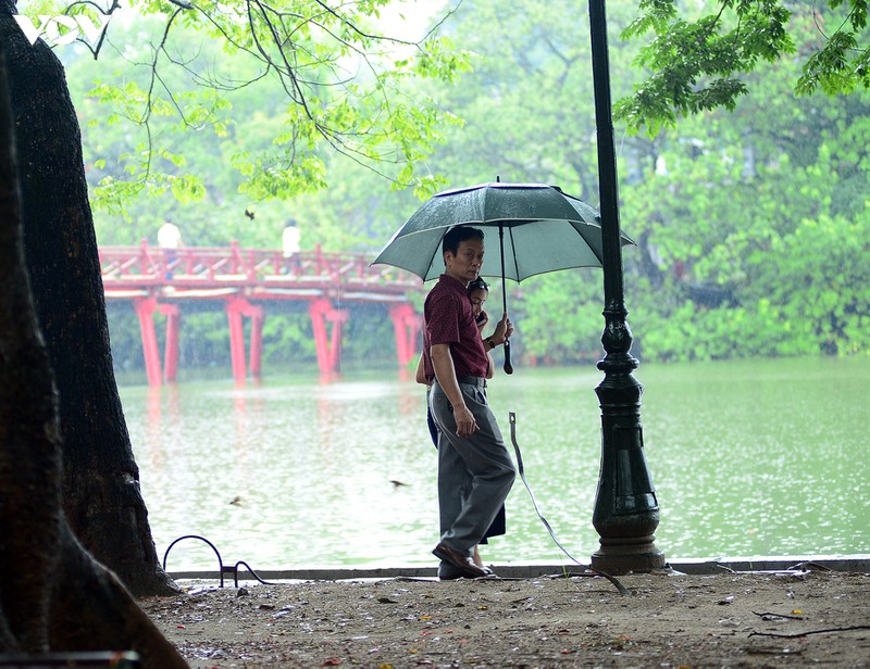dich covid-19 phuc tap, nhieu nguoi ha noi "vo tu" tu tap khong khau trang hinh 5