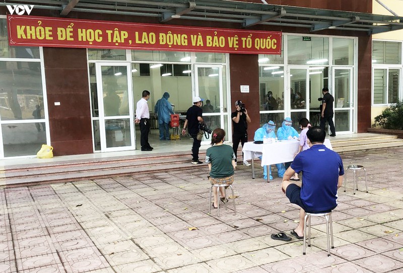 anh: ha noi trien khai xet nghiem rt-pcr tiep cho nguoi tu da nang ve  hinh 6