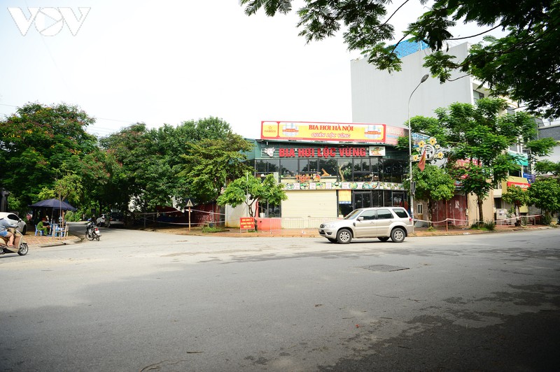 ha noi phong toa quan bia loc vung, tim nguoi lien quan ca nghi mac covid-19  hinh 8