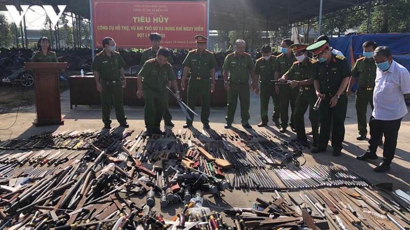 binh duong tieu huy gan 1.000 vu khi, hung khi, vat lieu no hinh 1