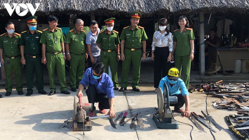 binh duong tieu huy gan 1.000 vu khi, hung khi, vat lieu no hinh 2
