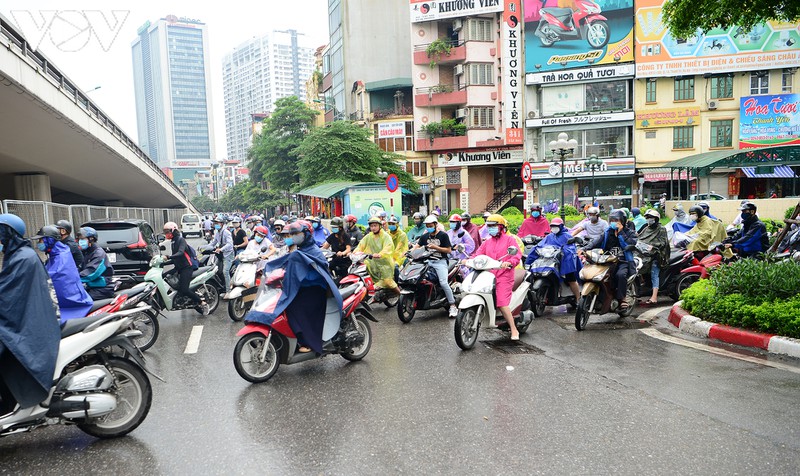 giao thong ha noi hon loan, tac nghen gio cao diem sang 18/8 hinh 11