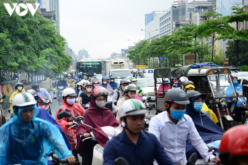 giao thong ha noi hon loan, tac nghen gio cao diem sang 18/8 hinh 2