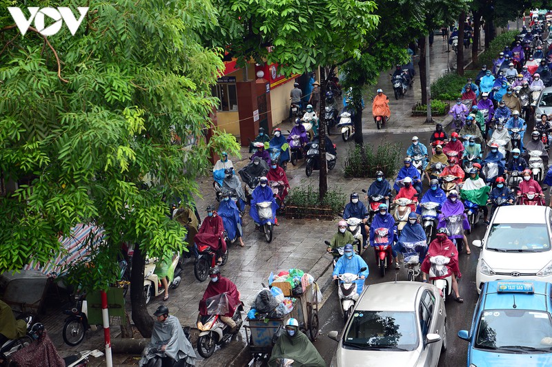 giao thong ha noi hon loan, tac nghen gio cao diem sang 18/8 hinh 4