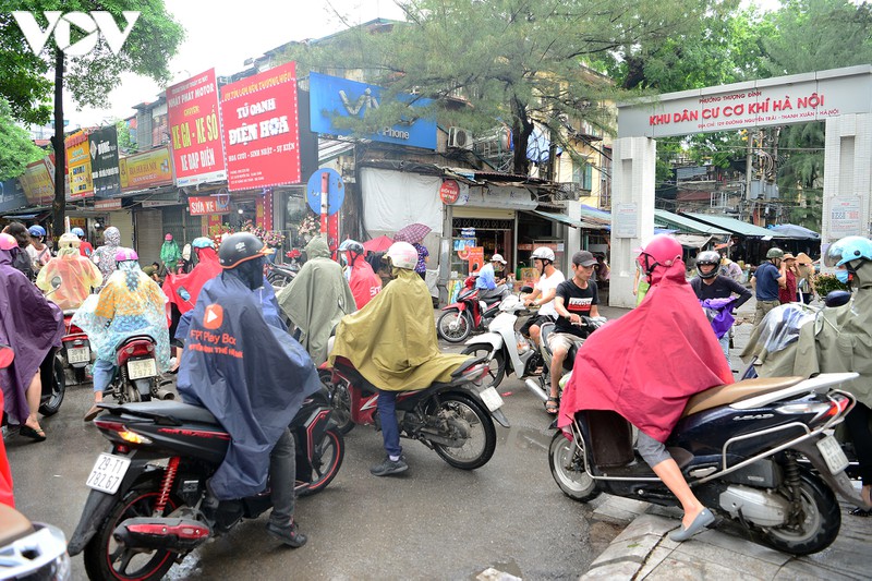 giao thong ha noi hon loan, tac nghen gio cao diem sang 18/8 hinh 7