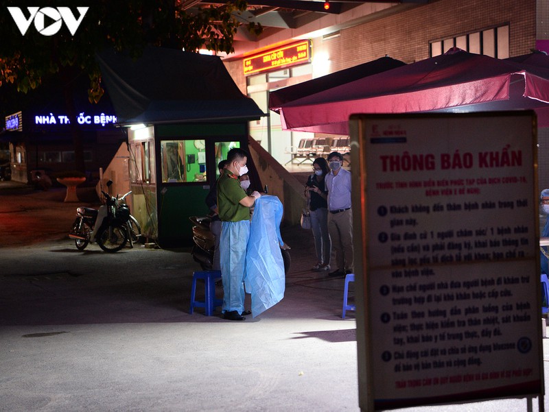 phong toa toan bo benh vien e do lien quan den benh nhan mac covid-19 hinh 11