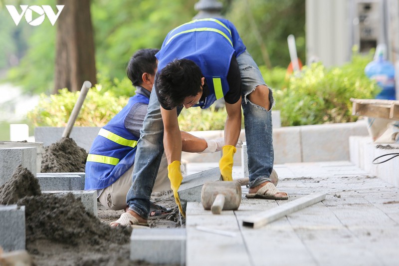 sau khi hop long bo ke, ha noi gap rut hoan thien via he xung quanh ho guom hinh 6