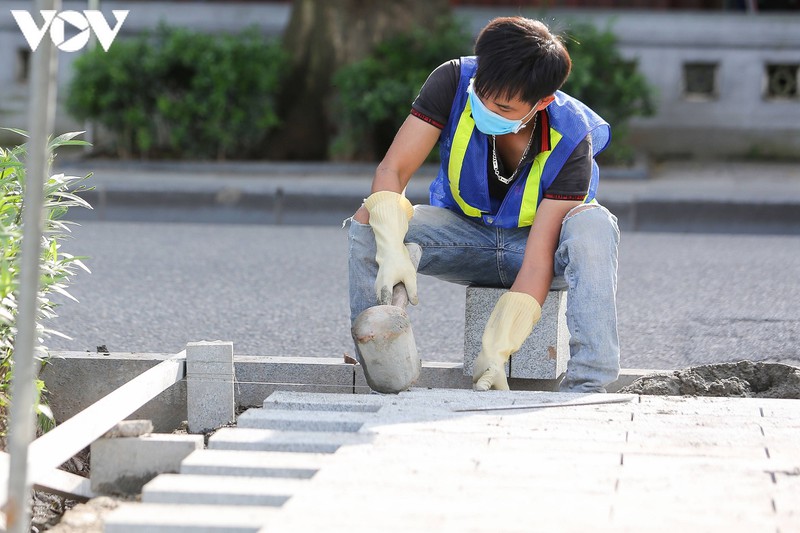 sau khi hop long bo ke, ha noi gap rut hoan thien via he xung quanh ho guom hinh 7