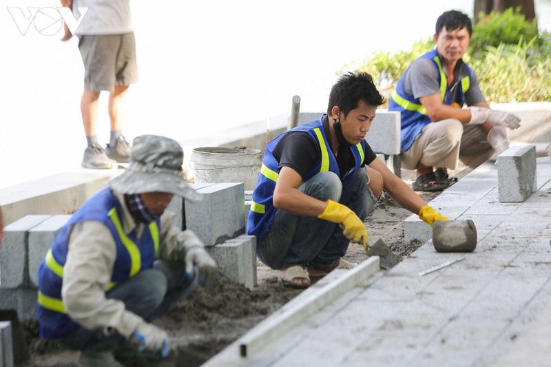 sau khi hop long bo ke, ha noi gap rut hoan thien via he xung quanh ho guom hinh 4