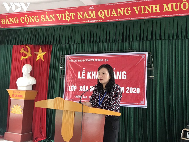 bai 2: nhung bong hoa dep no tu cai chu hinh 1