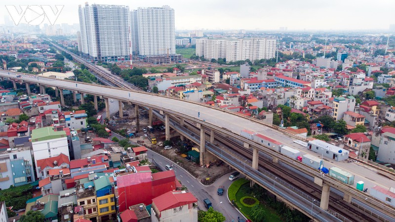 toan canh dai cong truong sua chua cau thang long, ha noi hinh 8