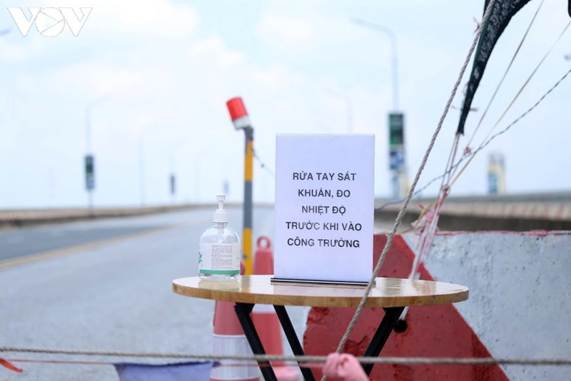toan canh dai cong truong sua chua cau thang long, ha noi hinh 12