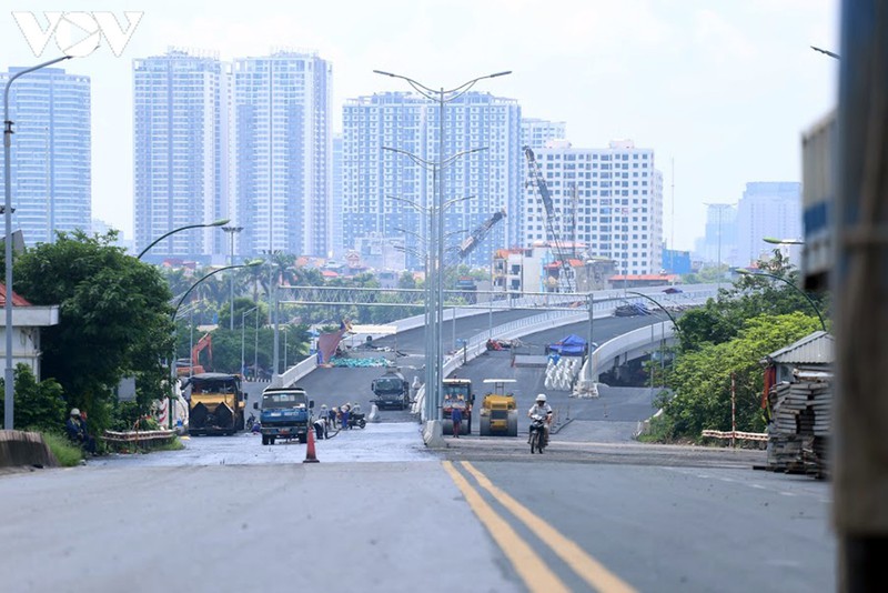 toan canh dai cong truong sua chua cau thang long, ha noi hinh 11
