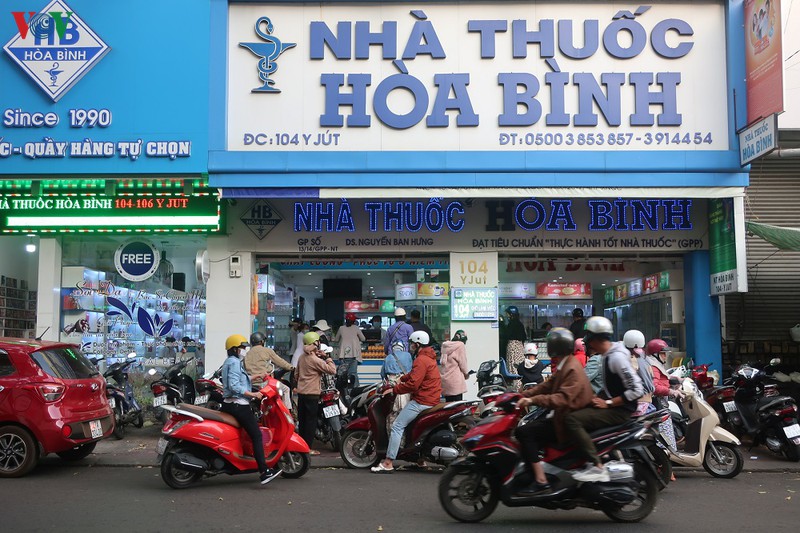 dak lak: het hang, khau trang y te va nuoc rua tay loan gia hinh 1