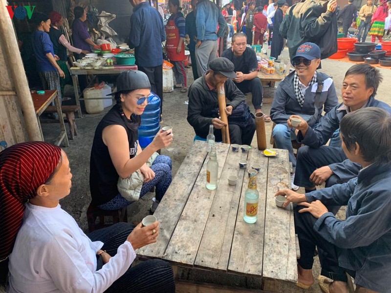 cho phien meo vac, den de thay minh con "ngo" hinh 7