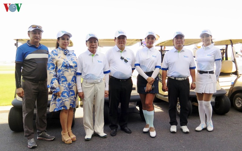 khai mac giai golf "vi truong sa than yeu" hinh 2