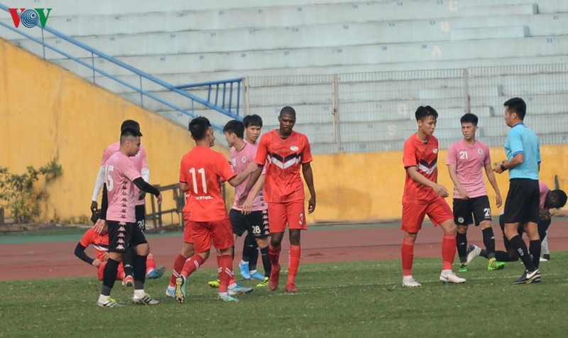 quanh hai khong thi dau, ha noi fc bi viettel cam chan hinh 1