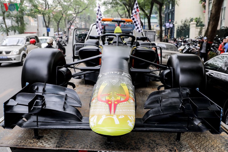 ngoi dan do xo xem trinh dien mo hinh xe dua f1 o ha noi hinh 10