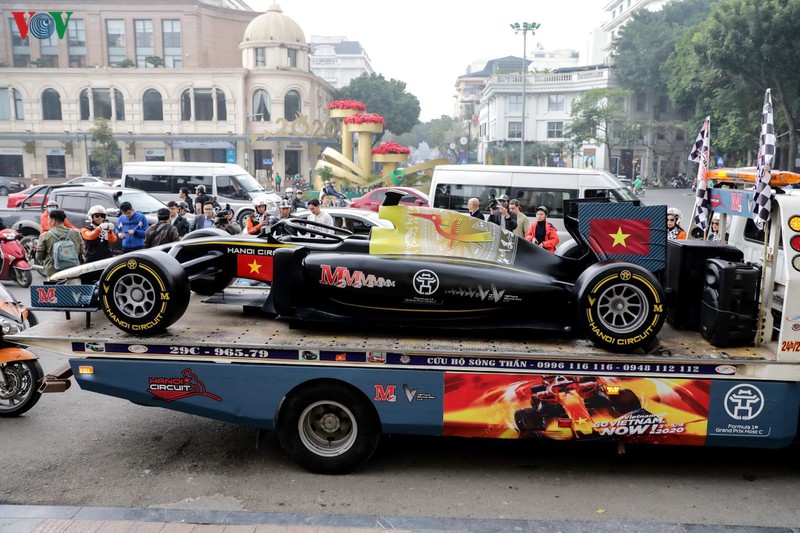 ngoi dan do xo xem trinh dien mo hinh xe dua f1 o ha noi hinh 12