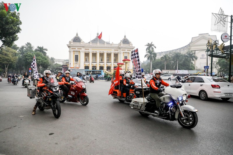 ngoi dan do xo xem trinh dien mo hinh xe dua f1 o ha noi hinh 14
