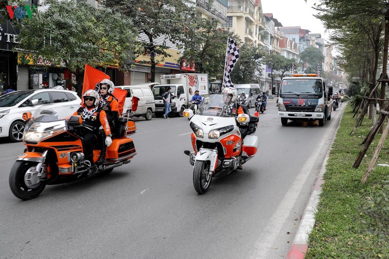 ngoi dan do xo xem trinh dien mo hinh xe dua f1 o ha noi hinh 2