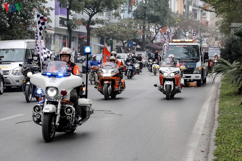 ngoi dan do xo xem trinh dien mo hinh xe dua f1 o ha noi hinh 3