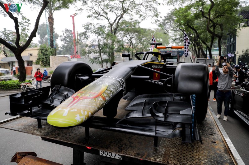 ngoi dan do xo xem trinh dien mo hinh xe dua f1 o ha noi hinh 4