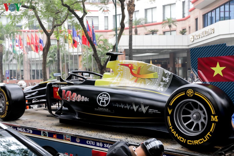 ngoi dan do xo xem trinh dien mo hinh xe dua f1 o ha noi hinh 8