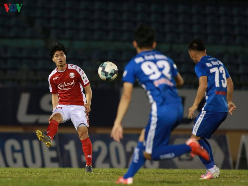 truc tiep vong 1 v-league 2020: hagl va tphcm xuat tran hinh 1