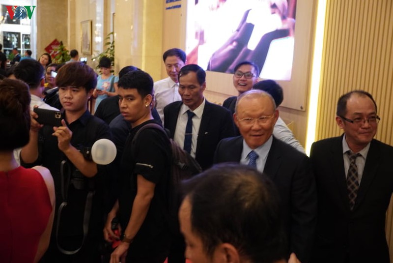 truc tiep le trao giai qua bong vang viet nam 2019: ai duoc vinh danh? hinh 1