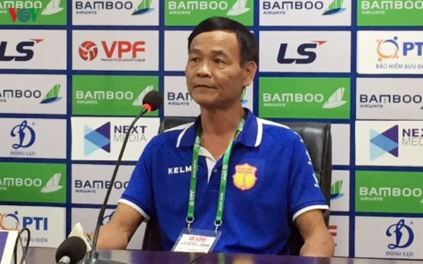 do merlo van duoc khen du da hong luan luu khien nam dinh om han hinh 1