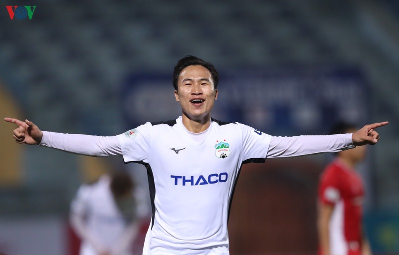 goc nhin: hagl gap ha noi fc sai thoi diem, kho ca khuc khai hoan hinh 2