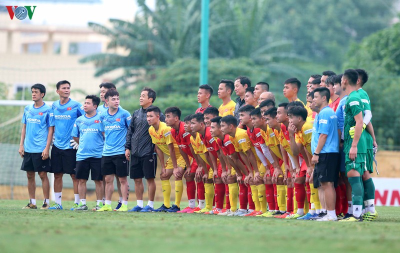hlv park hang seo da that bai o chuyen "dai cat tim vang" dau tien hinh 1
