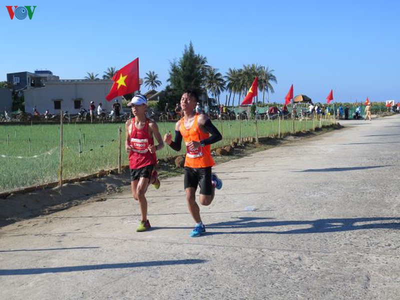 ly son marathon - duong chay khang dinh chu quyen hinh 6