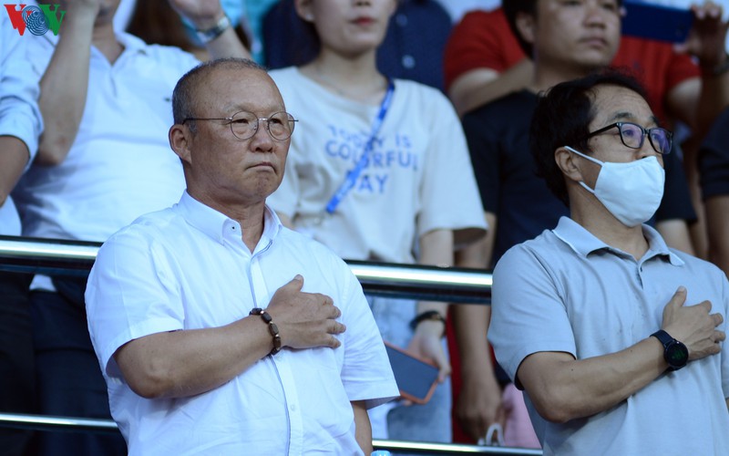 hlv park du khan tran dau nong nhat vong 8 v-league 2020 hinh 1