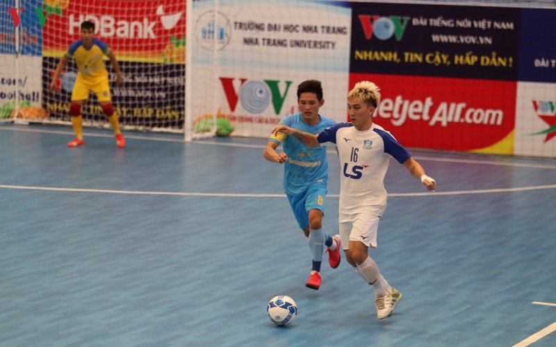 giai futsal hdbank vdqg 2020: ss.kh chat vat gianh diem truoc tsb hinh 1