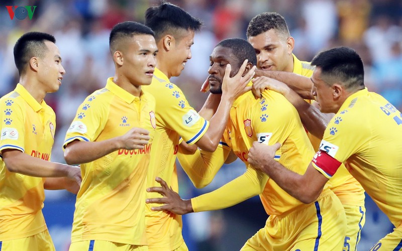 vong 11 v-league 2020: hagl lanh it du nhieu, ha noi dai chien tphcm hinh 2