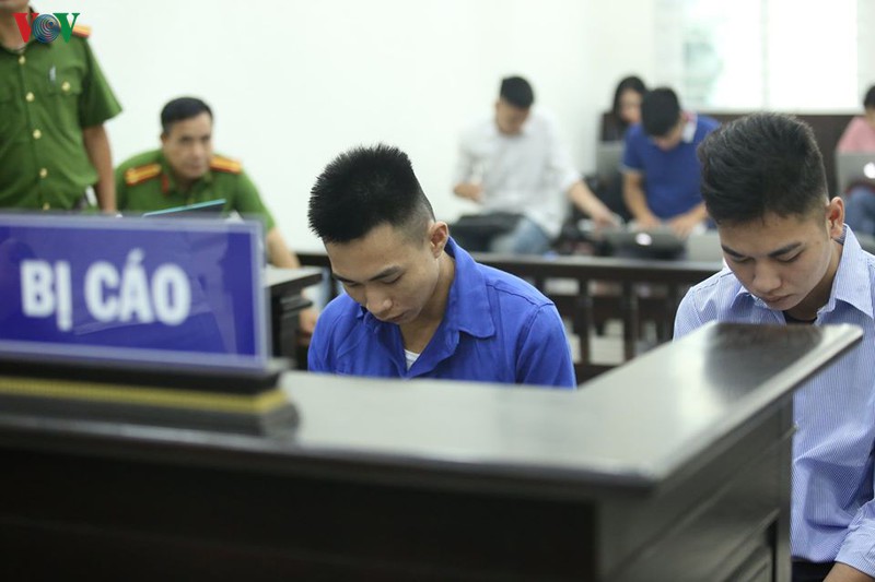hoan phien toa xet xu 2 ke sat hai tai xe grab do vang mat bo bi hai hinh 2