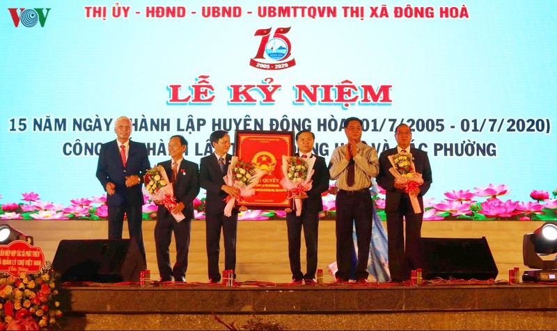 cong bo thanh lap thi xa dong hoa, tinh phu yen hinh 1
