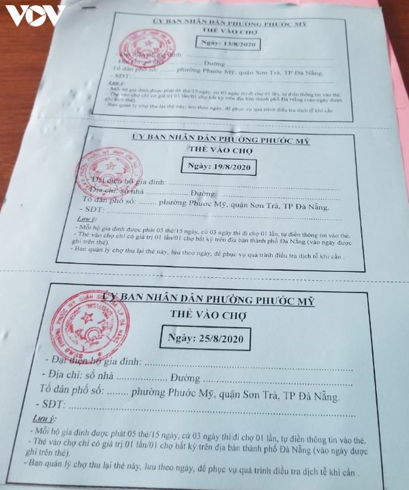 da nang trong ngay dau tien nguoi dan di cho dung the de ngua covid-19 hinh 5