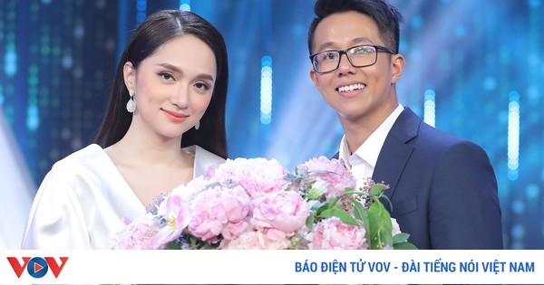 Hoa hậu Hương Giang chính thức hẹn hò chàng CEO Singapore Matt Liu