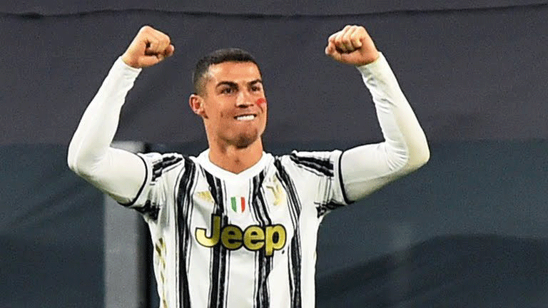 Ronaldo ghi cú đúp giúp Juventus giành trọn 3 điểm (Ảnh: Reuters).