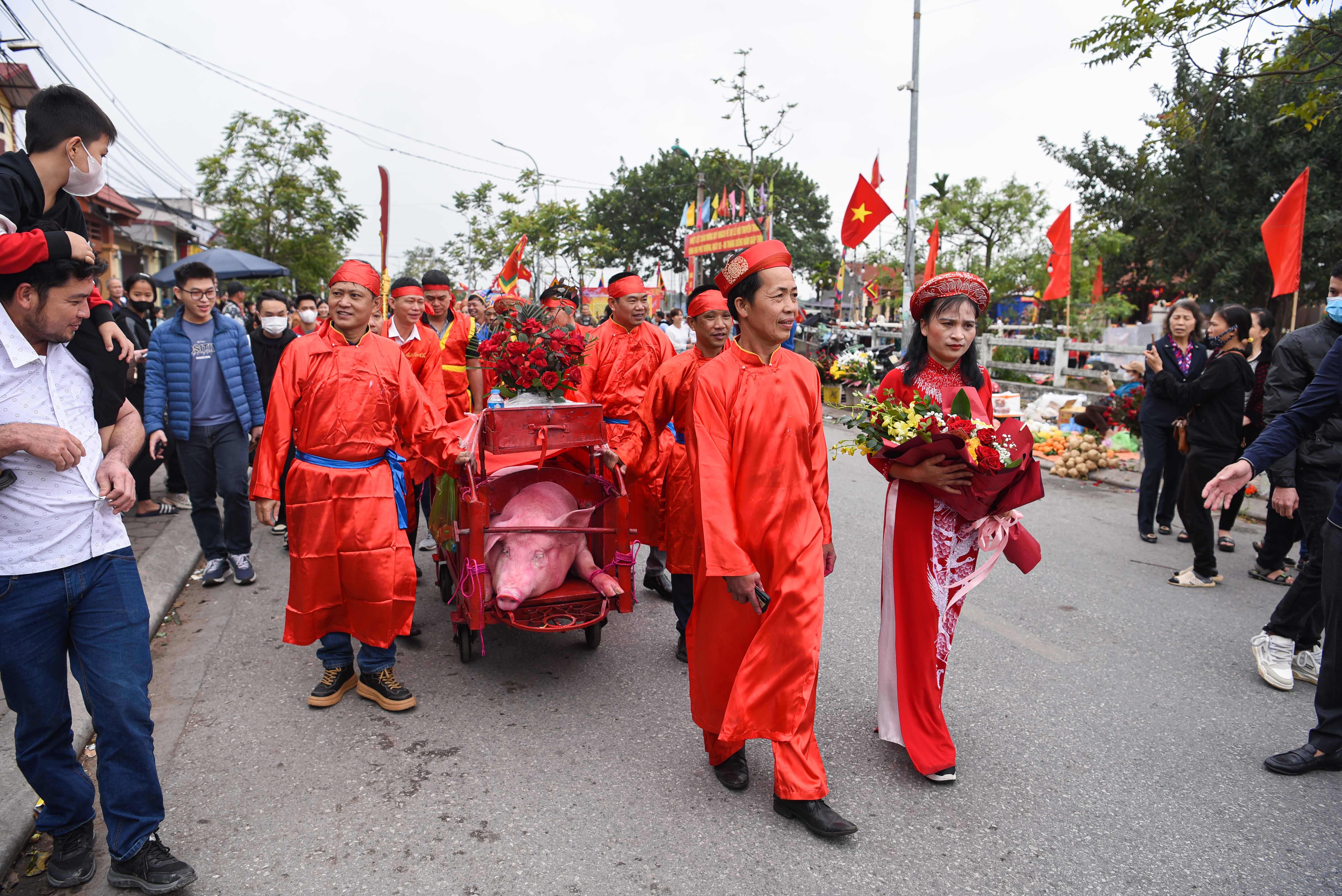 Độc lạ làng Ném Thượng dựng rạp chém lợn trong phòng kín ở Bắc Ninh