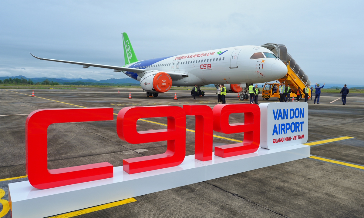 Trung Quốc trình diễn máy bay C919 và ARJ21 ở các nước Đông Nam Á Trung Quốc trình diễn máy bay C919 và ARJ21 ở các nước Đông Nam Á