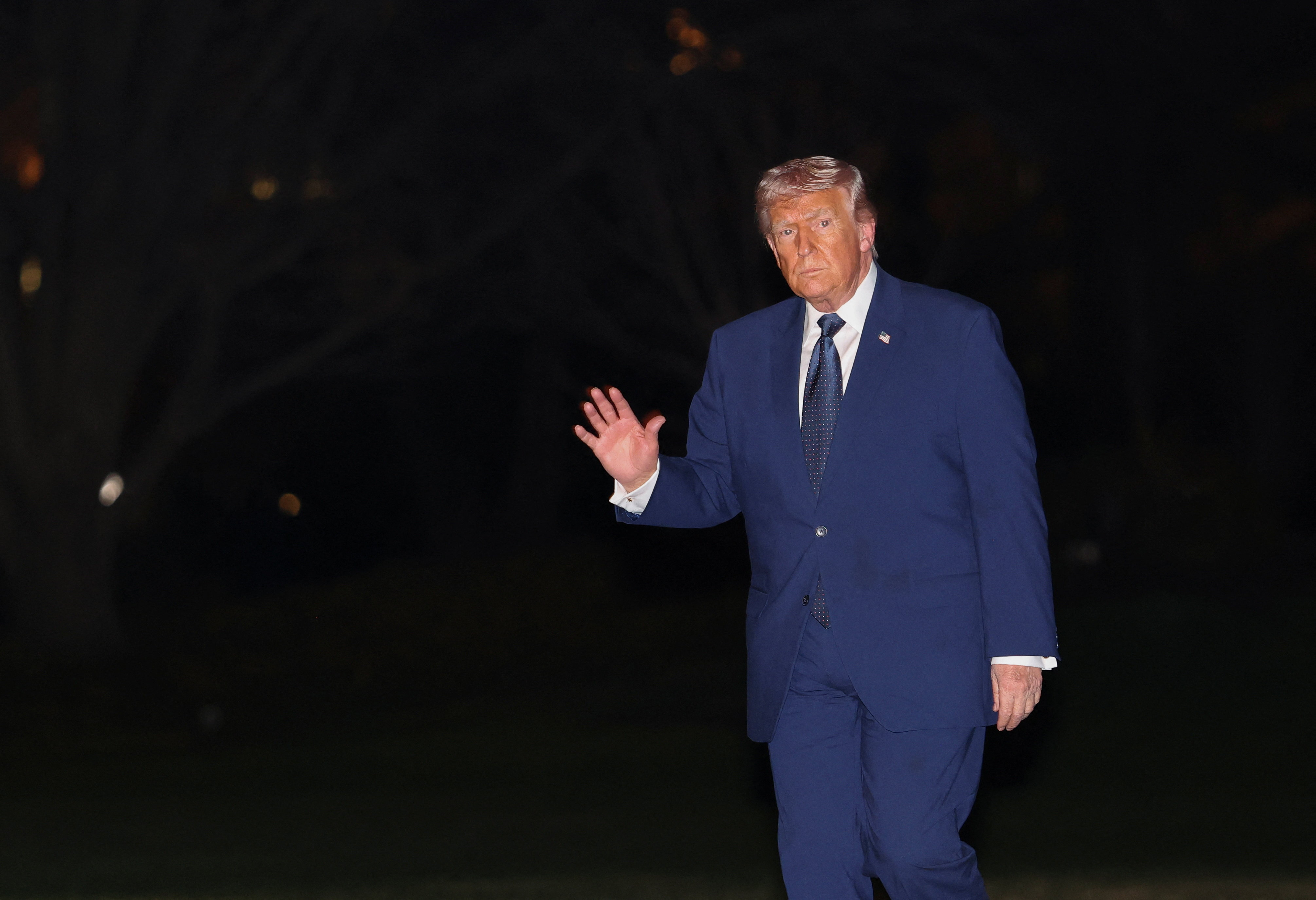 Nh&agrave; Trắng để ngỏ khả năng ho&atilde;n chuyến thăm Trung Quốc của &ocirc;ng Trump