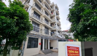 Bất chấp lệnh cấp về việc nhà trọ chưa đủ điều kiện an toàn phòng cháy chữa cháy nhưng nhân viên vẫn tiếp tục “chèo kéo khách”