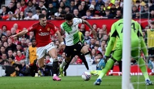 Trận đấu giữa MU và Liverpool là tâm điểm chú ý vòng 32 Ngoại hạng Anh 2023/2024. (Ảnh: Getty)
