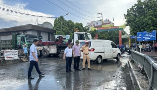 Đoàn công tác Ủy ban ATGT Quốc gia kiểm tra hiện trường vụ tai nạn giao thông thương tâm làm 4 mẹ con tử vong ở Hà Nội.