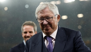 Sir Alex sẽ không còn làm đại sứ của MU sau khi mùa giải năm nay khép lại (Ảnh: Reuters).